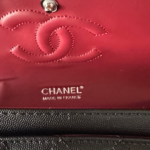 CHANEL Black Quilted Flap Shoulder Bag with Silver Hardware - Picture 7 of 8